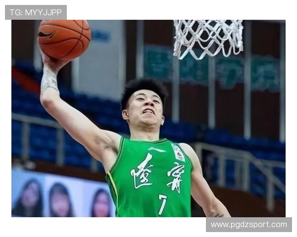 综合体育-赛场观察：古德温反击妙传 张镇麟空接上篮得手